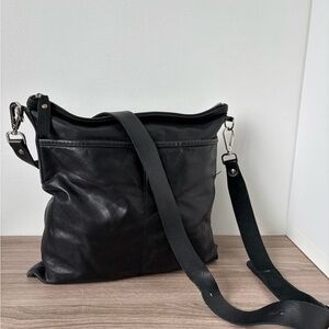 M0851 Crossbody Bag Leather 100% Authentic❤️